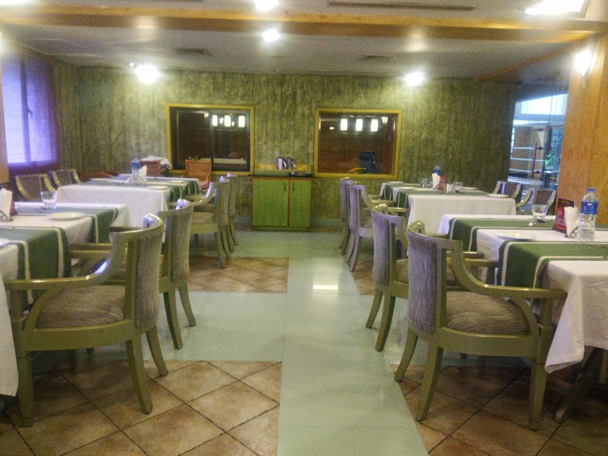 Lotus 8 Hotel Недумбасери Екстериор снимка