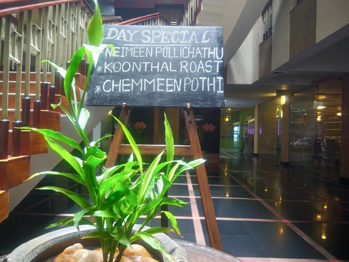 Lotus 8 Hotel Недумбасери Екстериор снимка